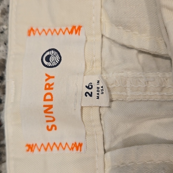 SUNDRY RED ,WHITE, AND BLUE SIDE STRIPE RAW HEM WHITE JEANS. SIZE 26. - Picture 3 of 10
